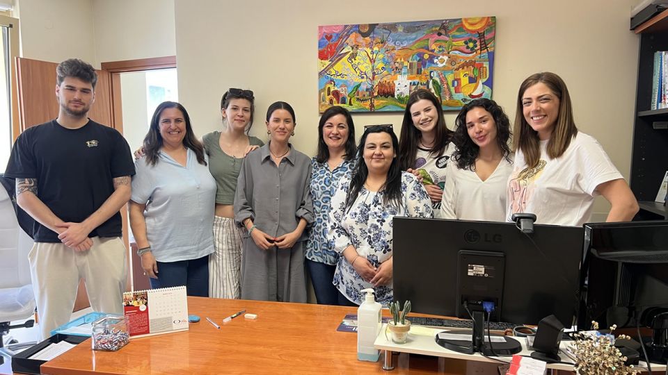 Psychology students gain hands-on experience at Alzheimer Hellas “St Helen” Day Centre